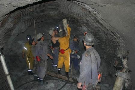 感城镇工程爆破中的危险因素分析以及应对工程爆破危险的措施
